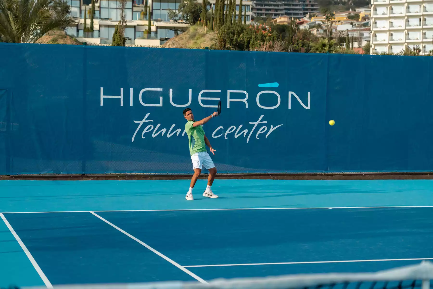 Tenis en Higuerón Sport Club