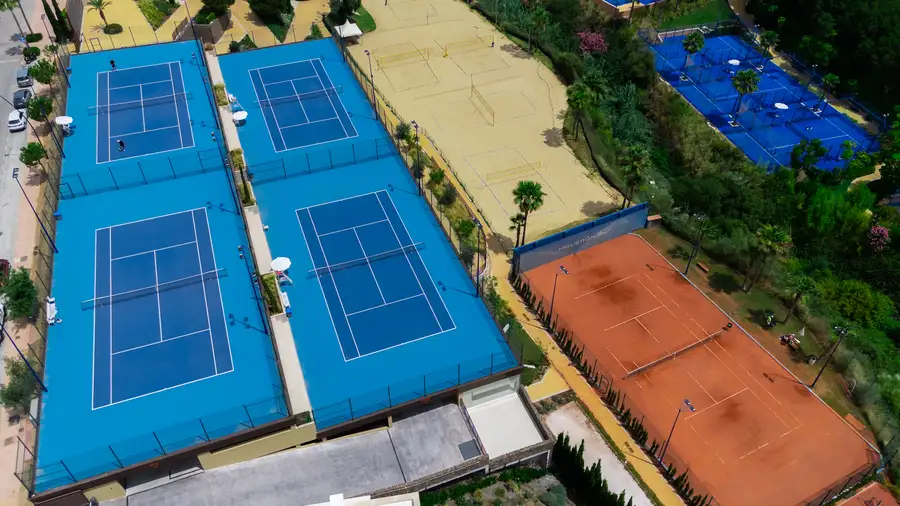 vista aerea pistas de tenis Higuerón